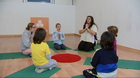 El yoga, muy saludable para los ni&ntilde;os