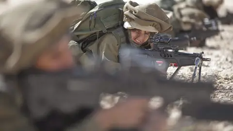 Mujeres soldados Mujeres soldados