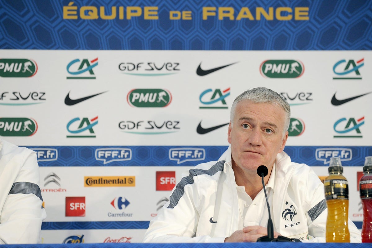 Deschamps comenta la foto de Benzema: "Es lamentable" Deschamps comenta la foto de Benzema: "Es lamentable"