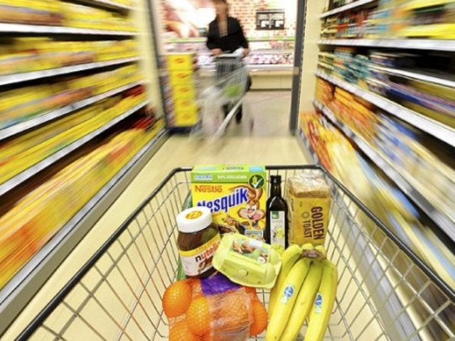 Llenar la cesta de la compra varía una media 947 euros según el supermercado Llenar la cesta de la compra varía una media 947 euros según el supermercado