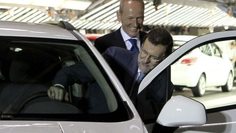 Mariano Rajoy en Figueruelas subiendo a un coche