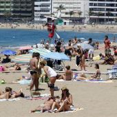 Turistas españoles en Las Palmas de Gran Canaria
