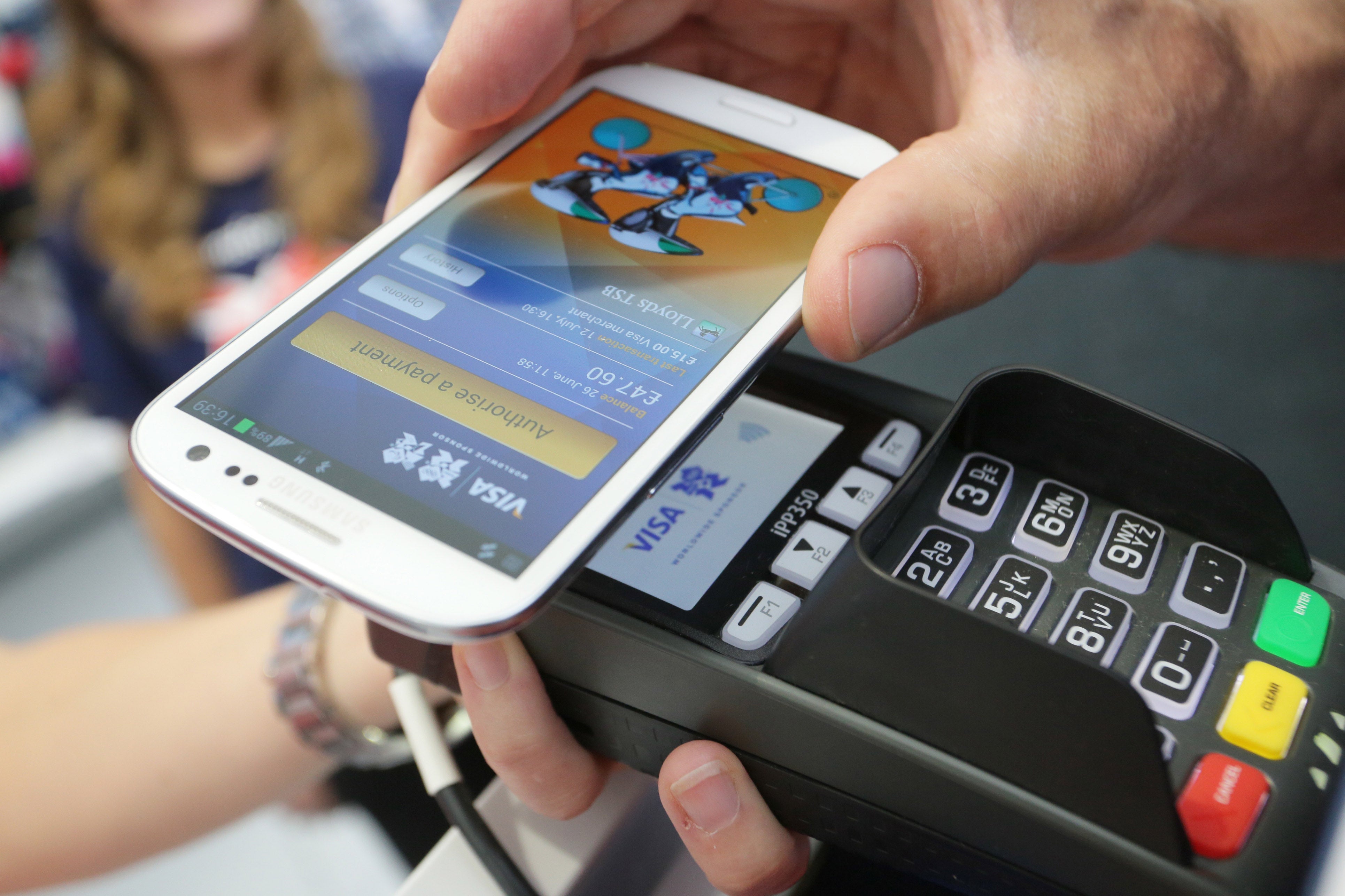Venezuela prueba el sistema de pago con teléfono móvil para paliar escasez de efectivo Venezuela prueba el sistema de pago con teléfono móvil para paliar escasez de efectivo