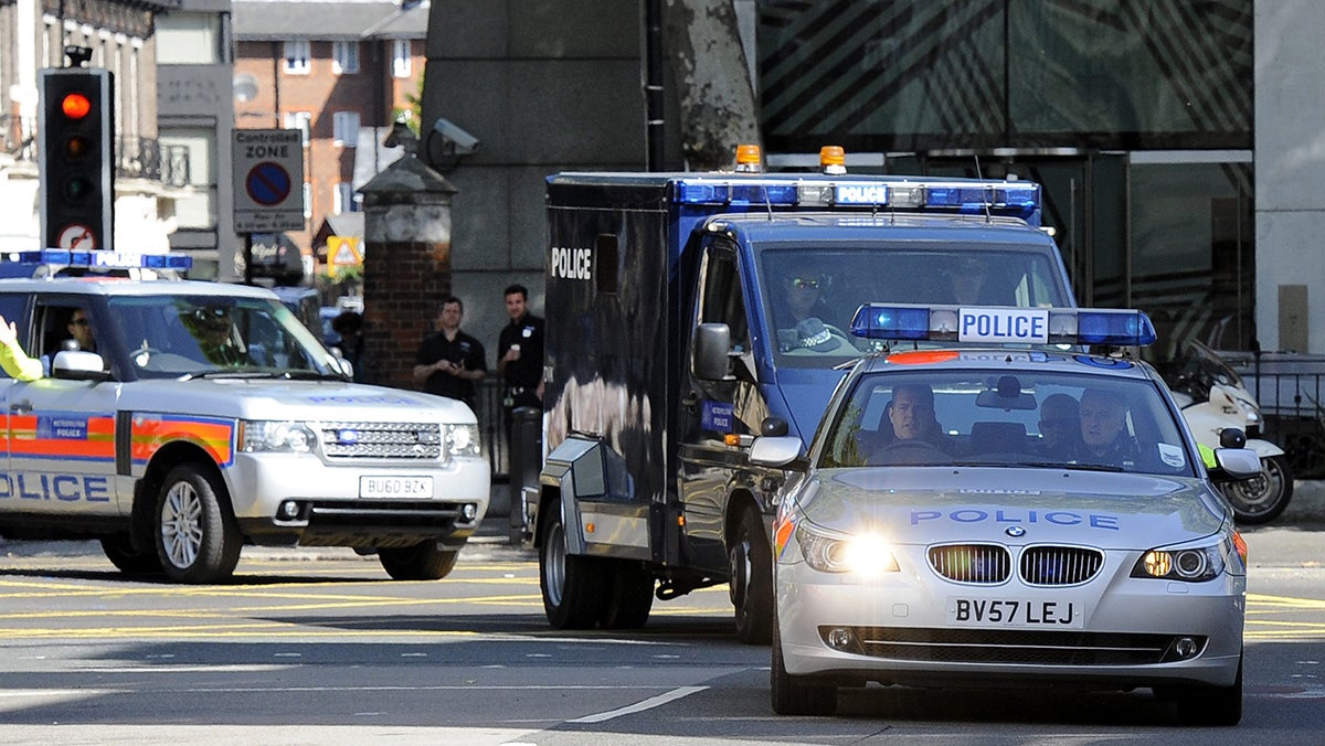 Detenidos en Londres cinco adolescentes que intentaban unirse a un grupo terrorista Detenidos en Londres cinco adolescentes que intentaban unirse a un grupo terrorista