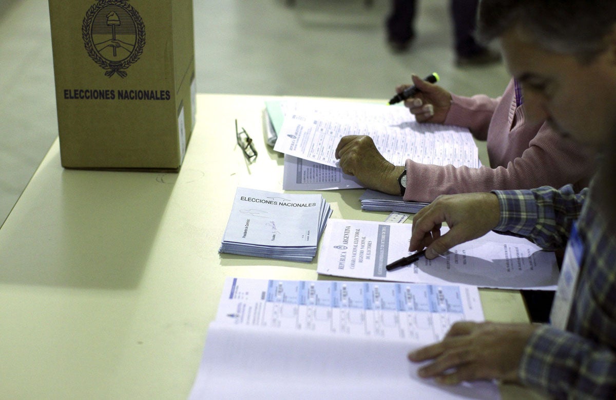 34 millones de argentinos están llamados a las urnas para elegir los candidatos a las presidenciales 34 millones de argentinos están llamados a las urnas para elegir los candidatos a las presidenciales