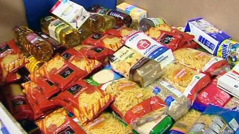 Recogida de comida en la campa&ntilde;a de alimentos