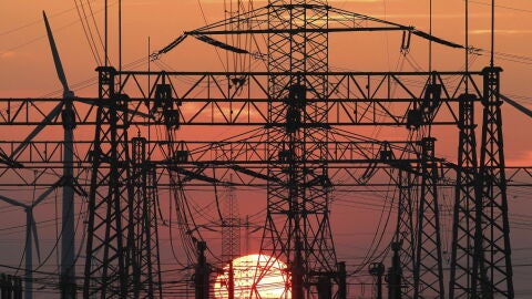 Imagen de un tendido el&eacute;ctrico.