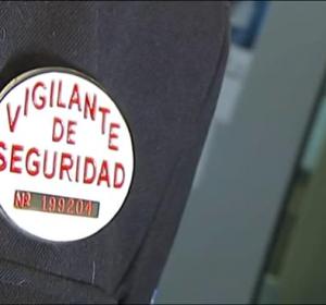 Placa que identifica a los vigilantes de seguridad Placa que identifica a los vigilantes de seguridad