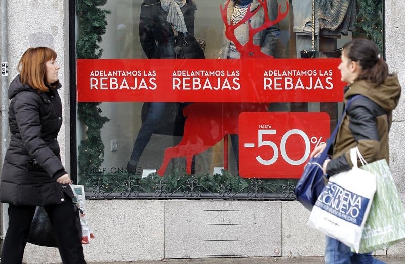 La Junta propone limitar el aforo en los bares y media hora para desayunar La Junta propone limitar el aforo en los bares y media hora para desayunar