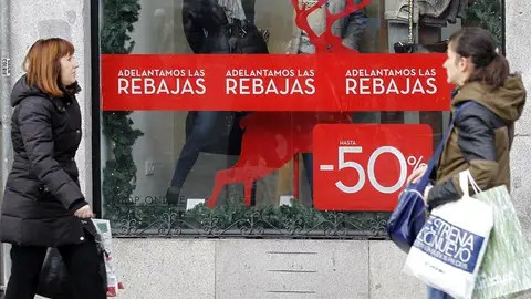 Calle comercial en Rebajas. Calle comercial en Rebajas.