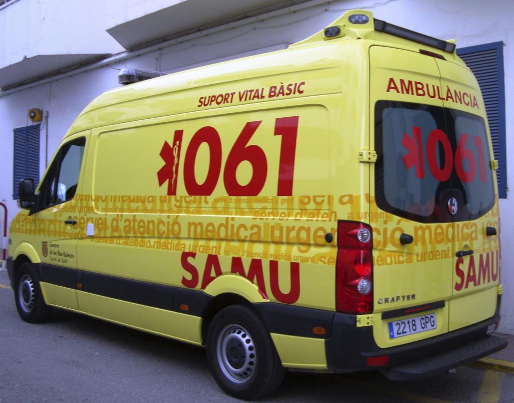 <p>Un chico de 22 años, en estado crítico tras caer desde una altura de nueve metros en Ibiza</p> <p>Un chico de 22 años, en estado crítico tras caer desde una altura de nueve metros en Ibiza</p>