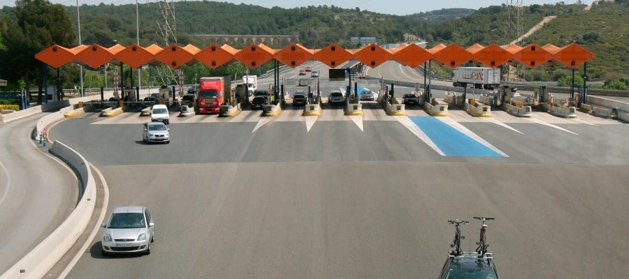 Peaje en una autopista. Peaje en una autopista.