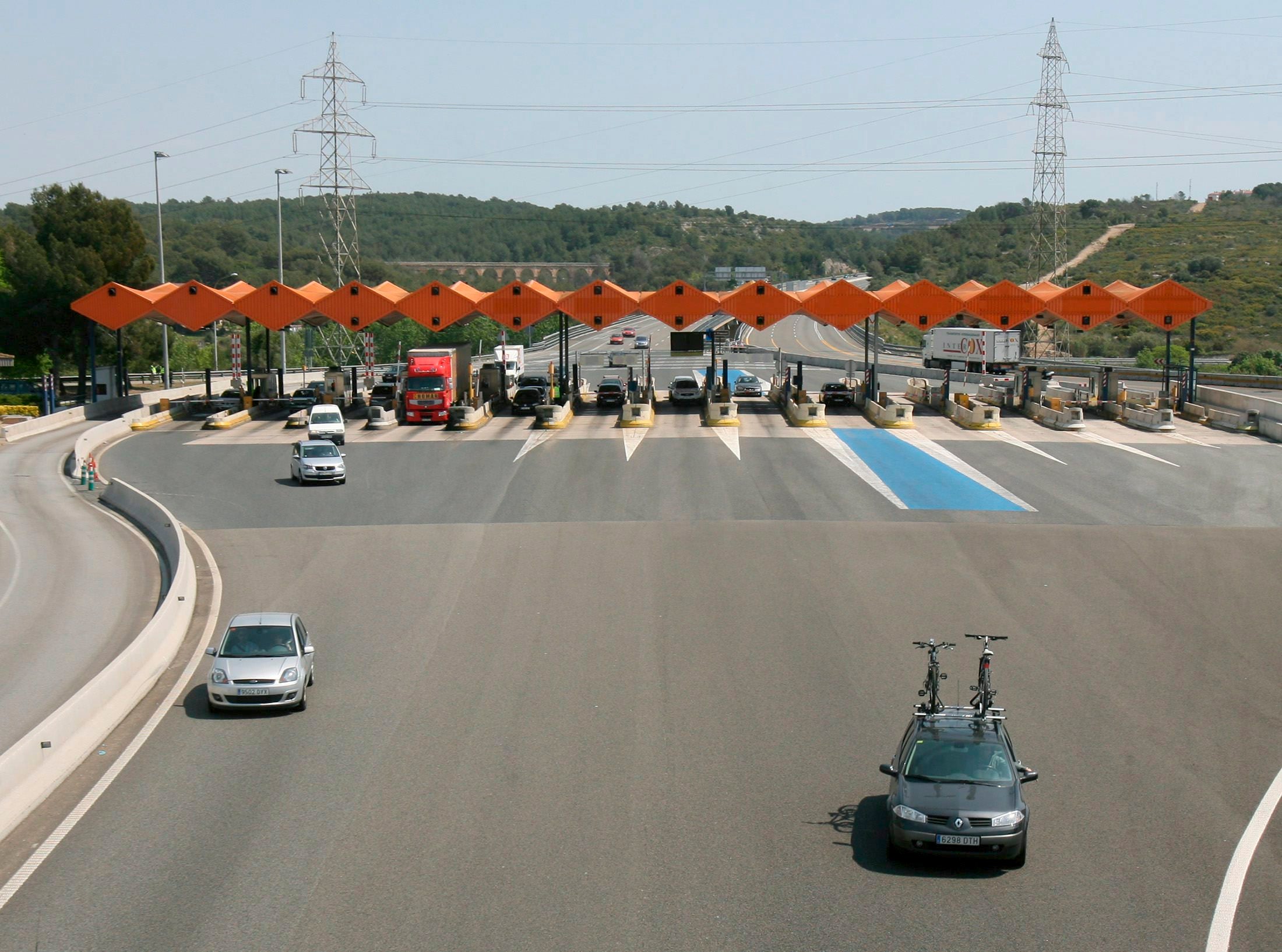 Fomento iniciará el 21 de febrero el "rescate" de las autopistas quebradas Fomento iniciará el 21 de febrero el "rescate" de las autopistas quebradas