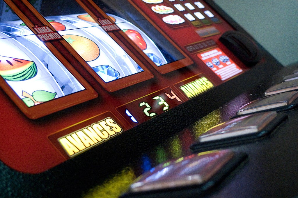 Piden prisión para el acusado de arrancar, de un mordisco, parte de la nariz a un hombre en un salón de juegos Piden prisión para el acusado de arrancar, de un mordisco, parte de la nariz a un hombre en un salón de juegos