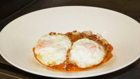 Los emblem&aacute;ticos huevos con pisto de Garc&iacute;a de la Navarra.