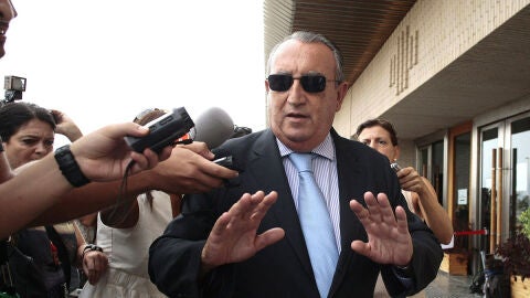 Carlos Fabra, a su salida de la Audiencia Provincial