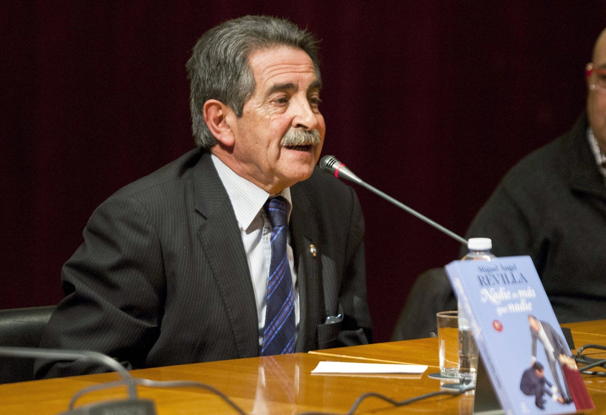 Así fue el intento fallido de Revilla para que Zapatero y su familia fueran a veranear a Cantabria Así fue el intento fallido de Revilla para que Zapatero y su familia fueran a veranear a Cantabria