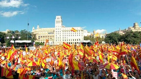 Manifestaci&oacute;n a favor de que Catalu&ntilde;a siga unida a Espa&ntilde;a en Barcelona