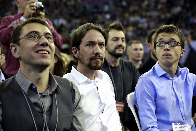 Iglesias planea crear un 'consejo de sabios' en Podemos que incluya a Bescansa, Monedero y Errejón Iglesias planea crear un 'consejo de sabios' en Podemos que incluya a Bescansa, Monedero y Errejón