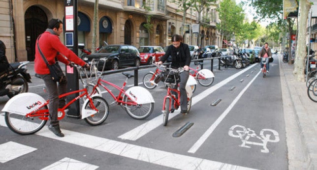 Les bicicletes s’estan convertint en un problema per Barcelona? Les bicicletes s’estan convertint en un problema per Barcelona?