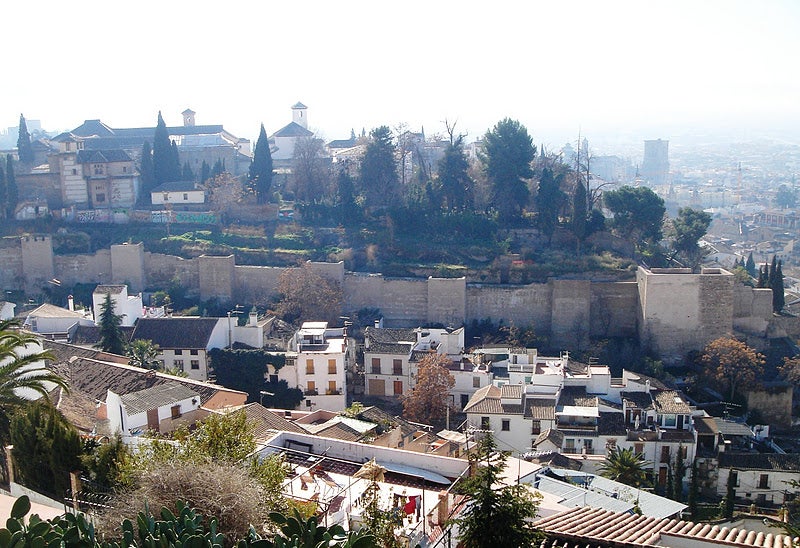 El Ayuntamiento pide al Gobierno que actúe en la muralla nazarí para evitar nuevos derrumbamientos El Ayuntamiento pide al Gobierno que actúe en la muralla nazarí para evitar nuevos derrumbamientos