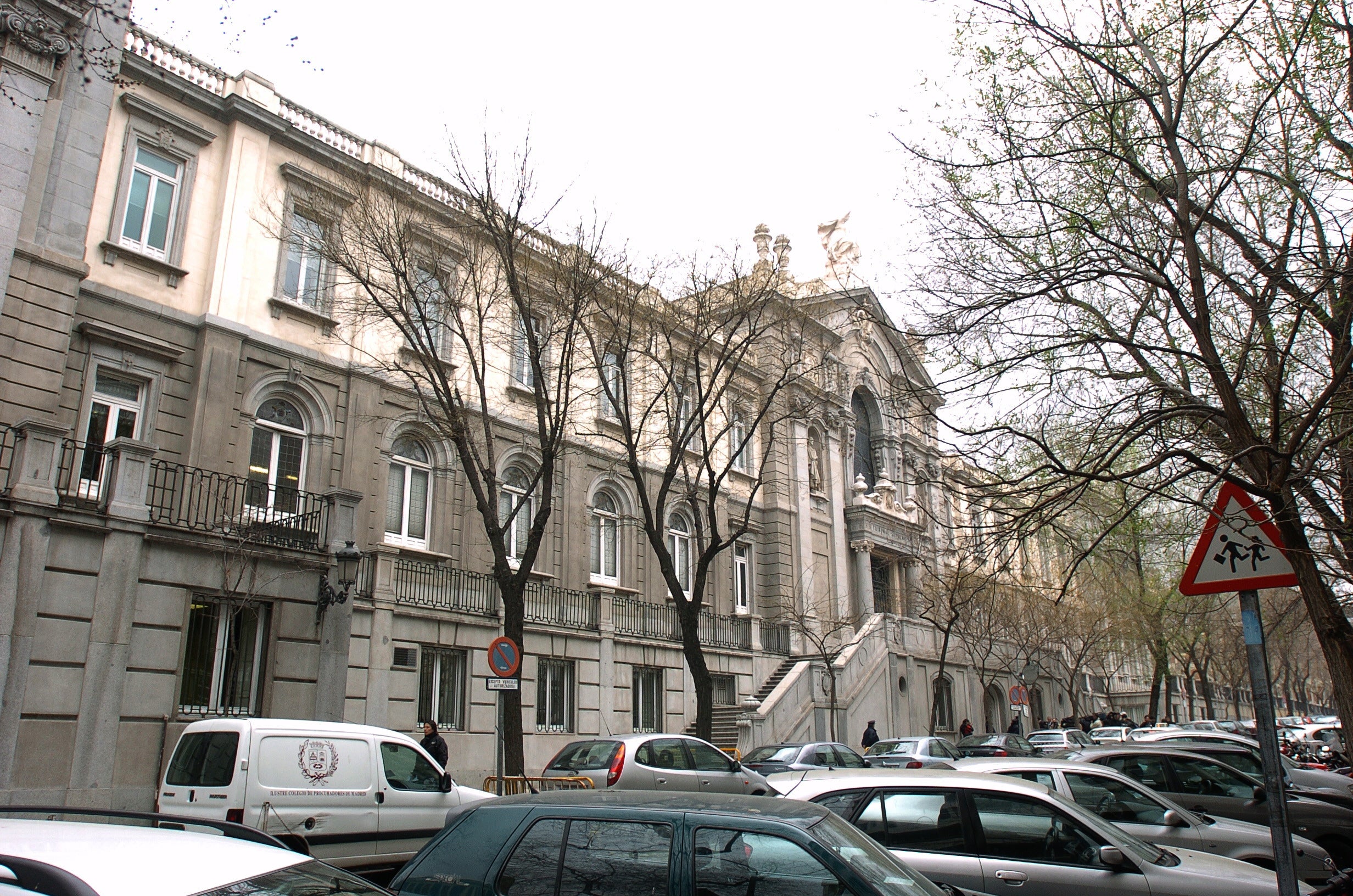 La pérdida del permiso de trabajo no será causa de despido La pérdida del permiso de trabajo no será causa de despido