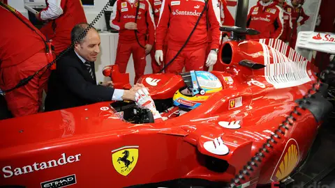 Francisco Camps saluda a Fernando Alonso Francisco Camps saluda a Fernando Alonso