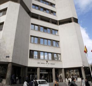 Vista parcial del edificio sede de los Juzgados en la Plaza de Castilla. Vista parcial del edificio sede de los Juzgados en la Plaza de Castilla.