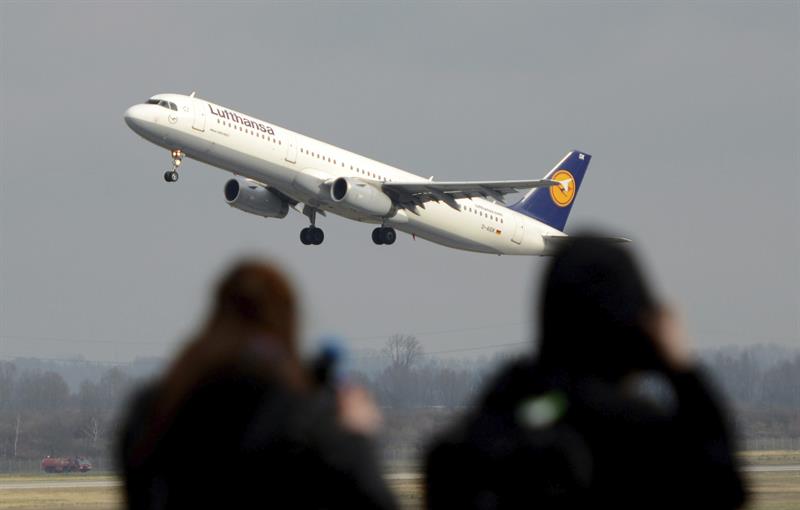 Reino Unido y Alemania suspenden sus viajes a El Cairo por una cuestión de seguridad Reino Unido y Alemania suspenden sus viajes a El Cairo por una cuestión de seguridad
