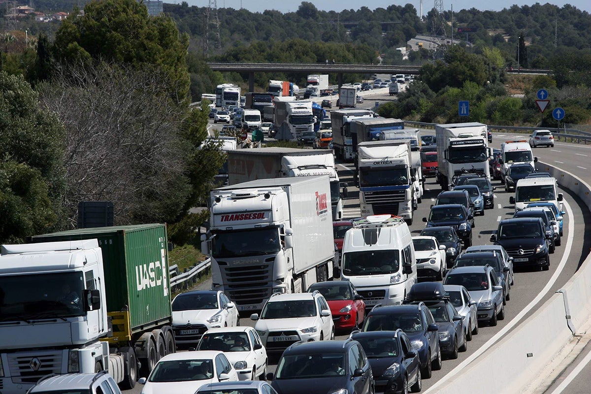 Fomento podría paralizar la ampliación de la A7 en caso de liberalizar la AP7 de peajes Fomento podría paralizar la ampliación de la A7 en caso de liberalizar la AP7 de peajes