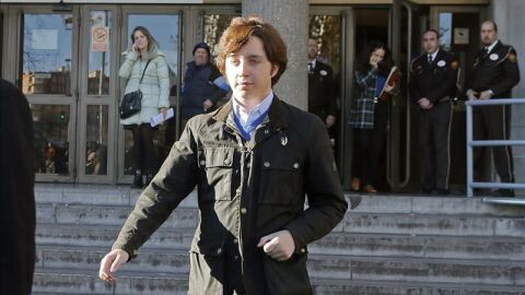 El peque&ntilde;o Nicol&aacute;s abandona los Juzgados de Instrucci&oacute;n