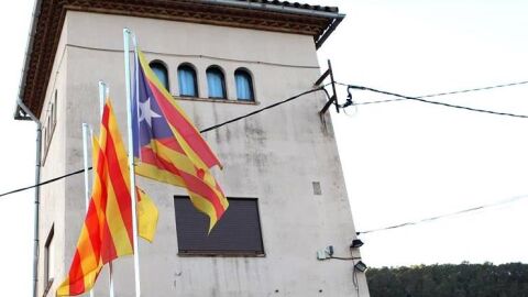 Una estelada en el Ayuntamiento de Gallifa, Barcelona