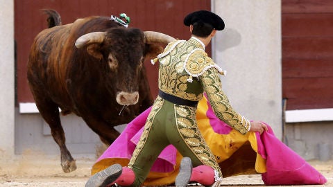 El diestro Jim&eacute;nez Fortes recibe a portagayola a su segundo tor
