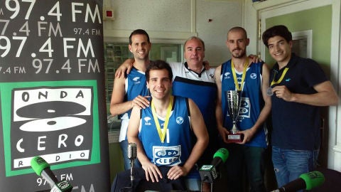 CB Marbella Onda Cero, campeones liga s&eacute;nior sub 22: Julio Rodr&iacute;guez, Alfredo Aicardi, Leo Rubio, Jorge Iglesias y V&iacute;ctor Troyano