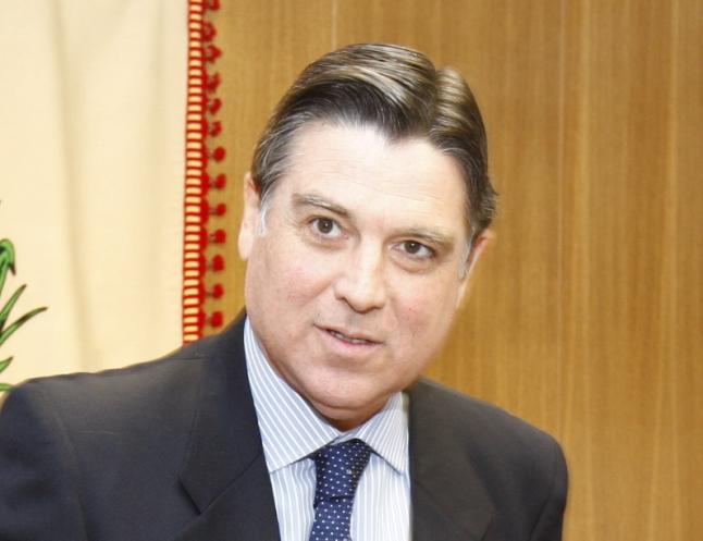Claver: "sería inaceptable y propio de una España de cantamañanas que la presiones de Cospedal hubiesen impedido la compra de derechos de agua a otras cuencas". Claver: "sería inaceptable y propio de una España de cantamañanas que la presiones de Cospedal hubiesen impedido la compra de derechos de agua a otras cuencas".
