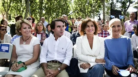 Esperanza Aguirre, José María Aznar, Ana Botella y Cristina Cifuentes en un acto de campaña Esperanza Aguirre, José María Aznar, Ana Botella y Cristina Cifuentes en un acto de campaña