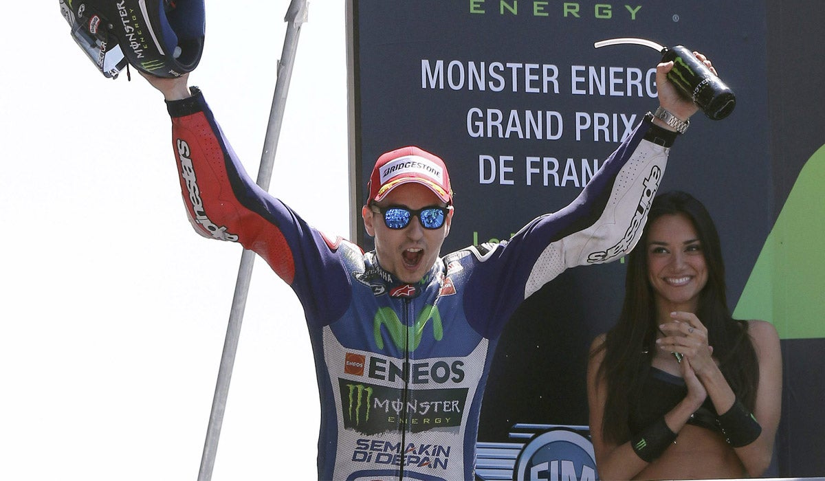 Lorenzo consigue la victoria en Le Mans y se acerca al liderato de Rossi Lorenzo consigue la victoria en Le Mans y se acerca al liderato de Rossi