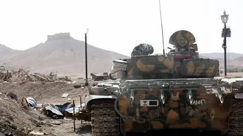 Un tanque en la ciudad de Palmyra Un tanque en la ciudad de Palmyra
