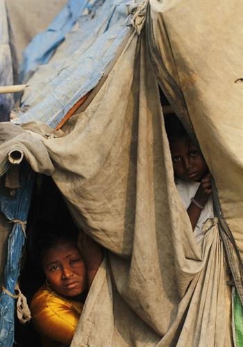 “Los partidos políticos suspenden a la hora de incluir en sus programa electorales a la cooperación, solidaridad y desarrollo” “Los partidos políticos suspenden a la hora de incluir en sus programa electorales a la cooperación, solidaridad y desarrollo”
