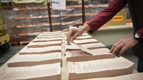 A qué partidos beneficia el voto nulo, el voto en blanco y la abstención