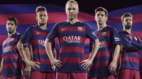 Camiseta con las rayas horizontales del Barcelona