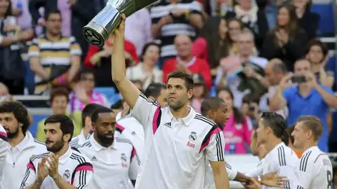 Felipe Reyes exhibiendo la Euroliga en el Bernabéu Felipe Reyes exhibiendo la Euroliga en el Bernabéu