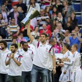 Felipe Reyes exhibiendo la Euroliga en el Bernabéu