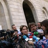 La líder de Barcelona en Comú, Ada Colau, ante los medios