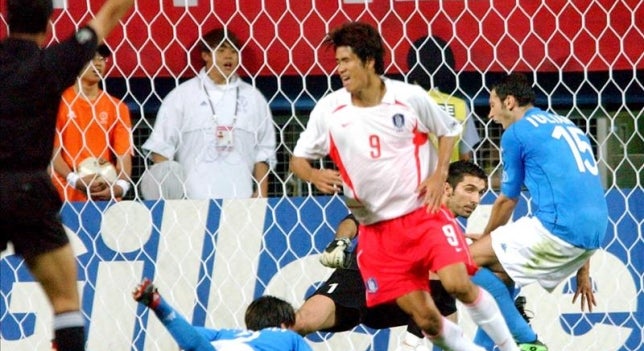 Denuncian que la FIFA organizó un trato de favor a Corea del Sur en el Mundial de 2002 Denuncian que la FIFA organizó un trato de favor a Corea del Sur en el Mundial de 2002