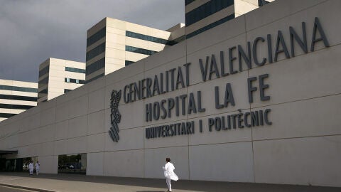 Fachada del hospital La Fe de Valencia