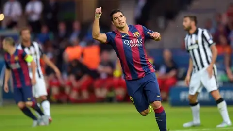 Suárez, con el puño en alto Suárez, con el puño en alto