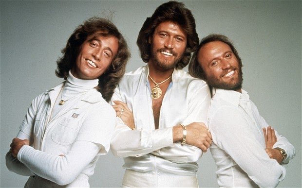 Alsina vuelve a entrevistar a los Bee Gees Alsina vuelve a entrevistar a los Bee Gees
