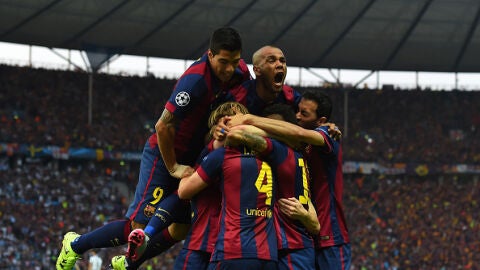 El equipo azulgrana celebra un gol