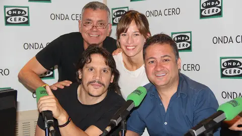 Juan Ramón Lucas con los protagonistas de 'Hablar' Juan Ramón Lucas con los protagonistas de 'Hablar'
